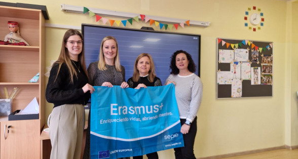 J Skolā projekta ietvaros viesojas partneri no Spānijas