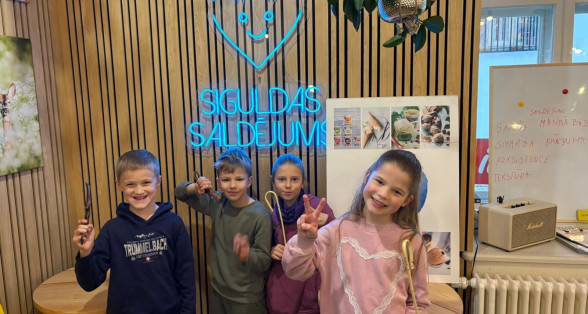 G 3.a klase apgūst saldējumu pagatavošanas mākslu